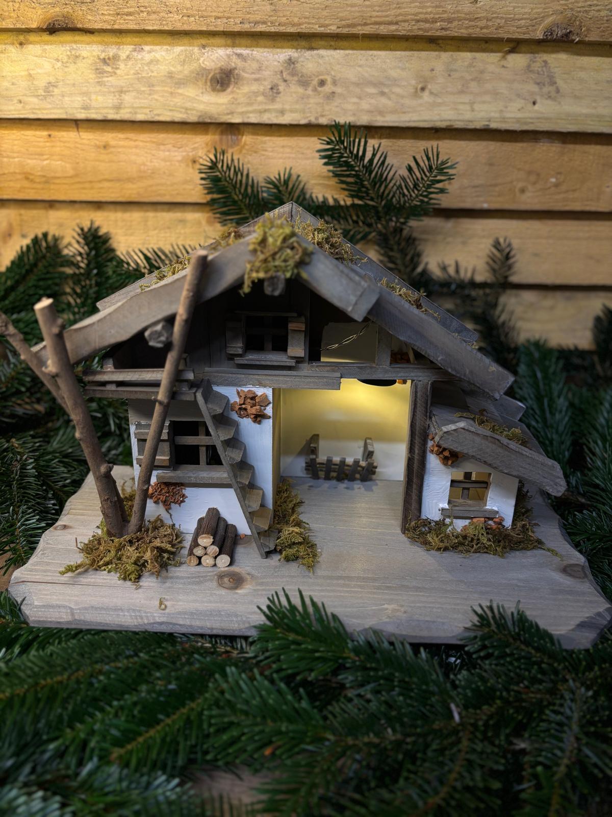 Crèche / Chalet en bois avec éclairage LED