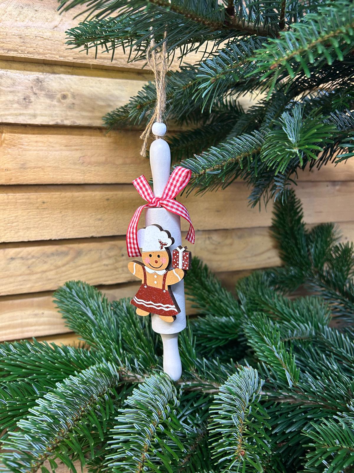 Rouleau à pâtisserie madame suspendu en bois
