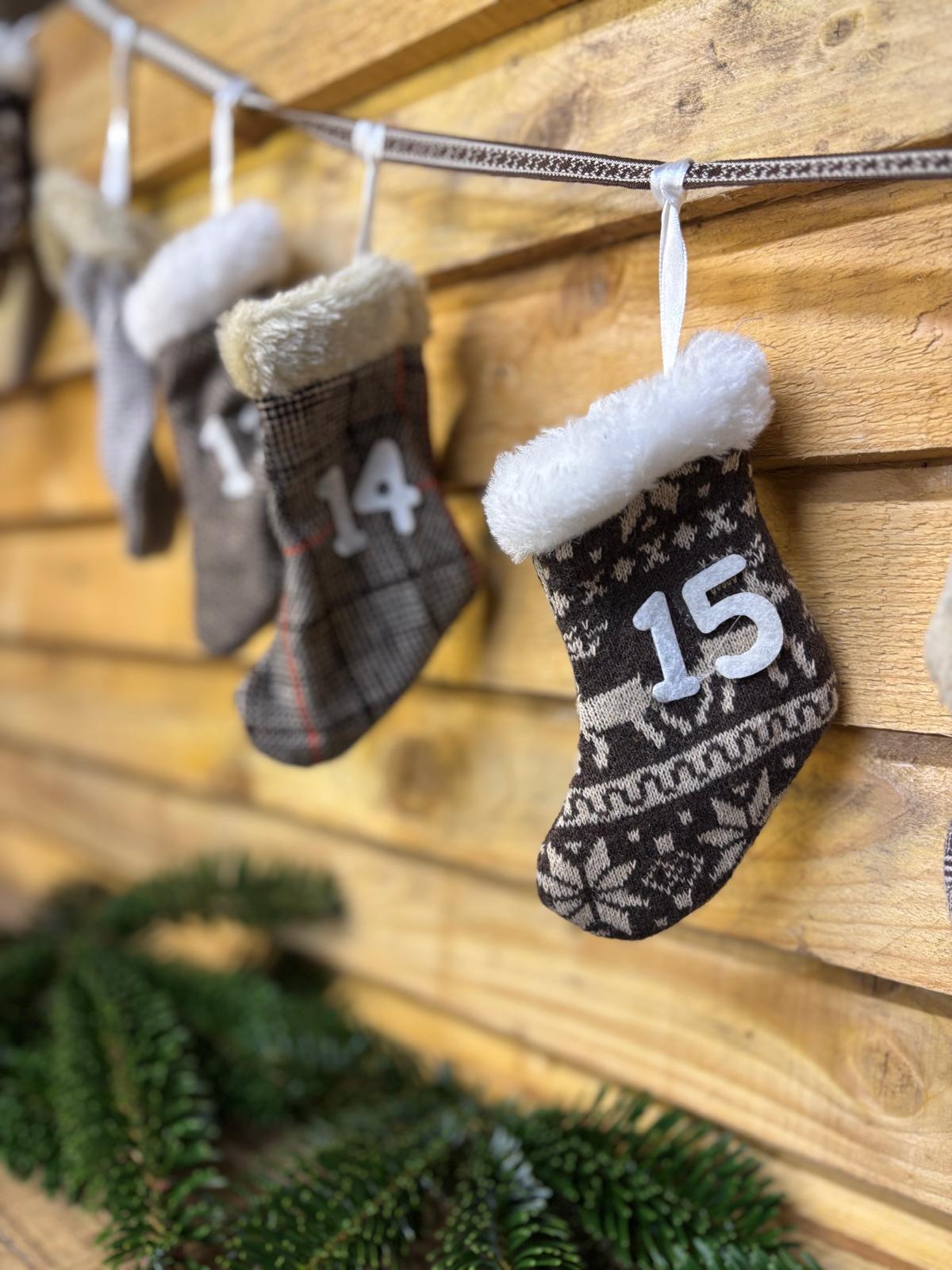 Calendrier guirlande de l’Avent avec chaussettes en tissu (260cm)