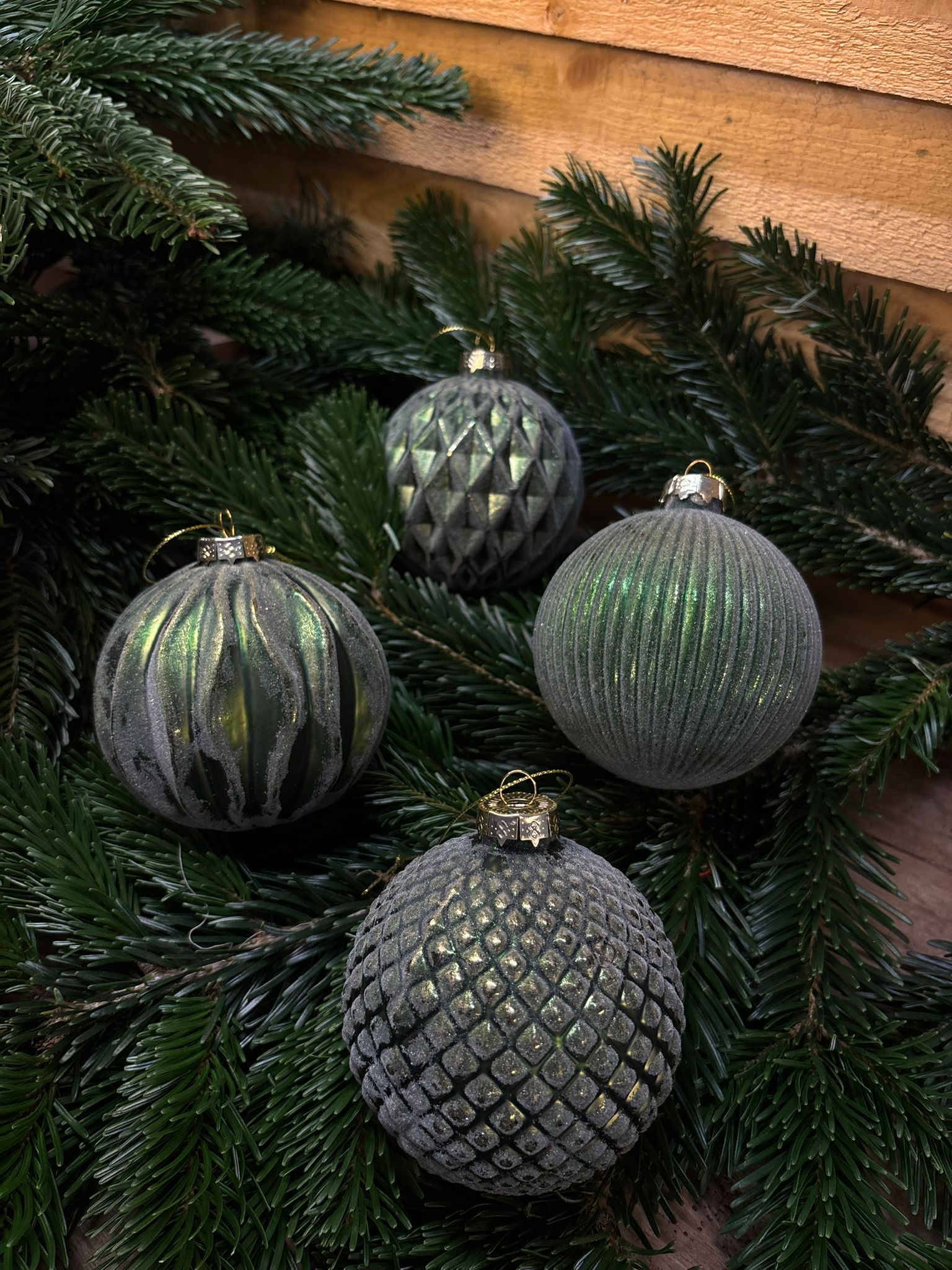 Lot de 4 Boules de Noël en verre givré – Vert sapin