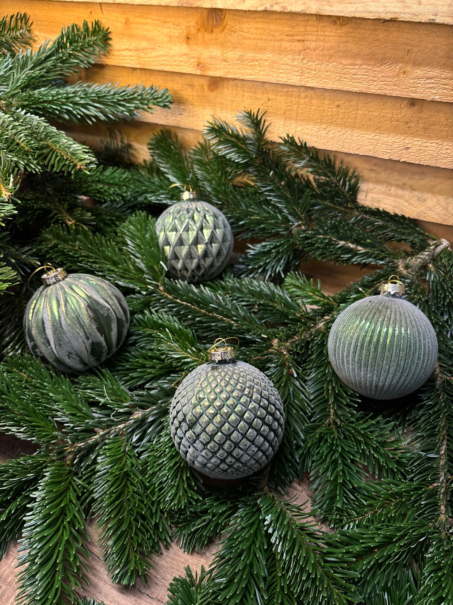 Lot de 4 Boules de Noël en verre givré – Vert sapin
