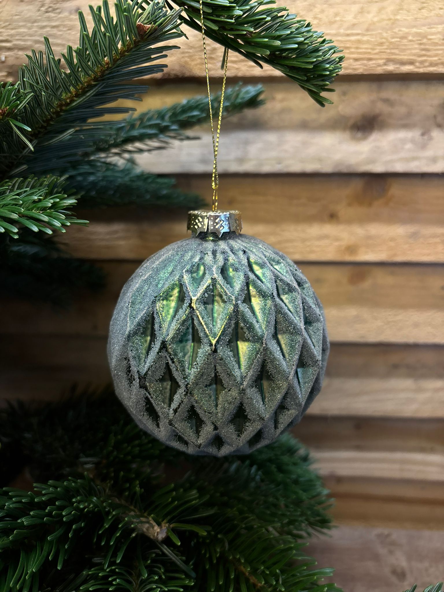 Boule de Noël en verre givré – Vert sapin losange