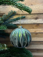 Boule de Noël en verre givré – Vert sapin motif ondulation