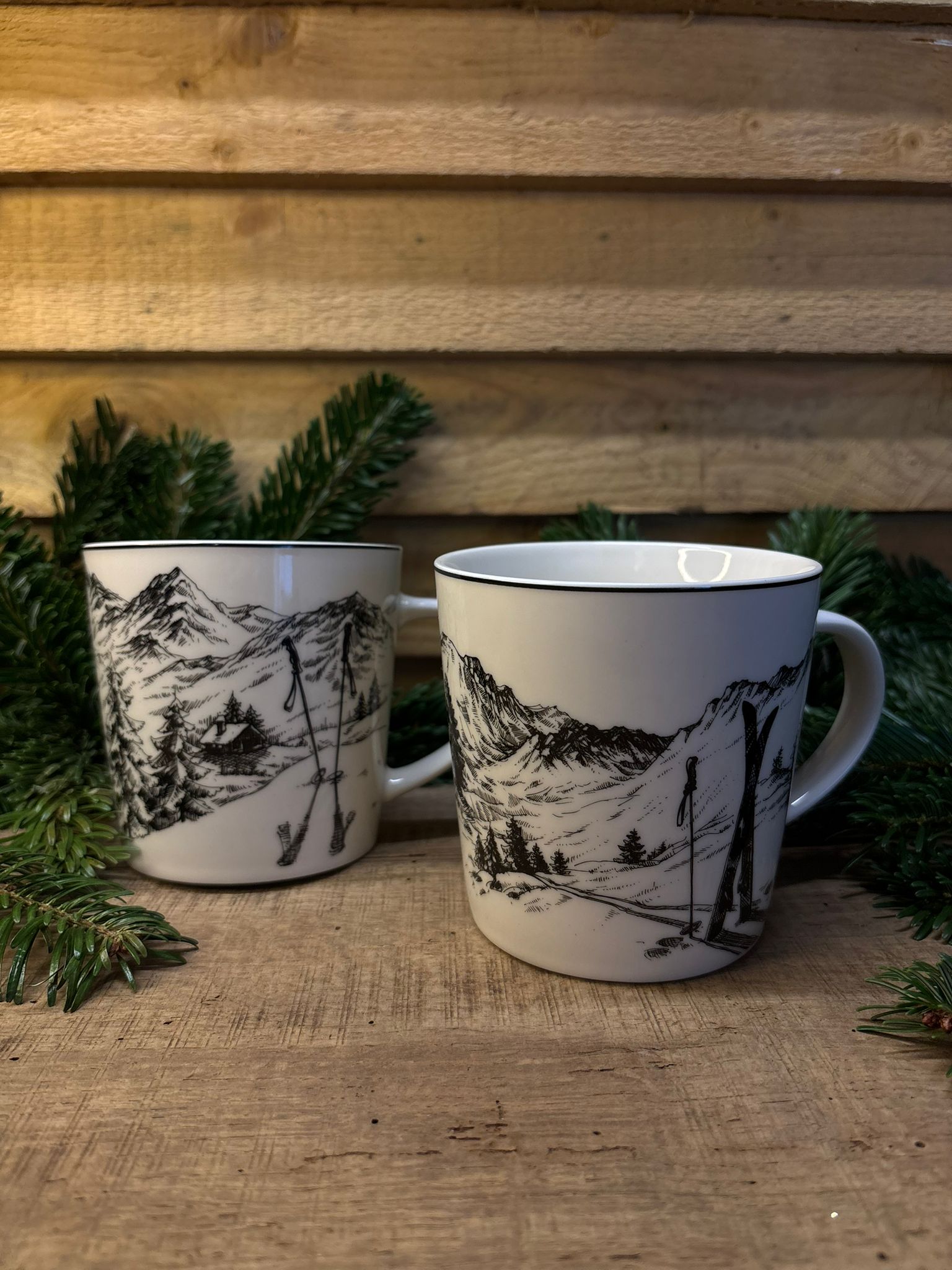 2 Tasses en porcelaine noir et blanc Chamonix & Courchevel