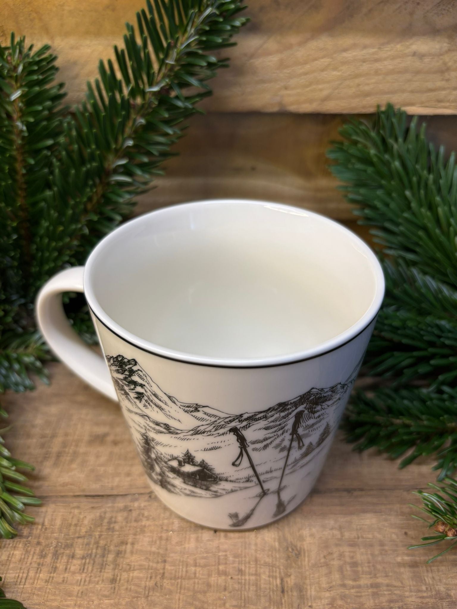 Tasse en porcelaine noir et blanc Chamonix