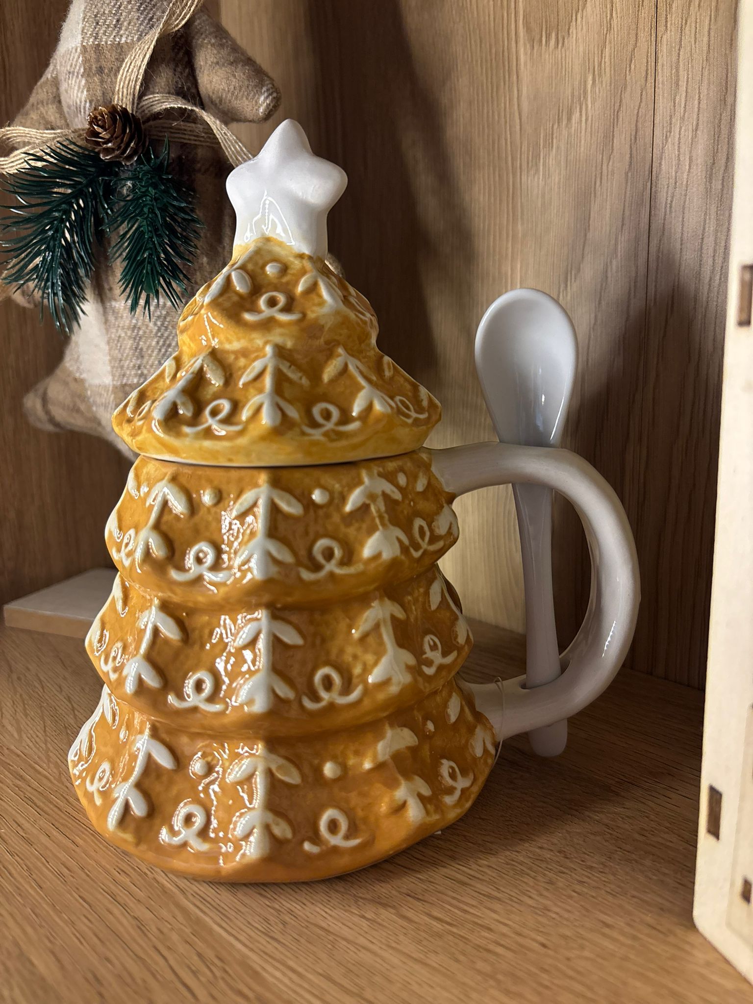 Grand mug Sapin Pain d’Épices avec Couvercle – 350 ml