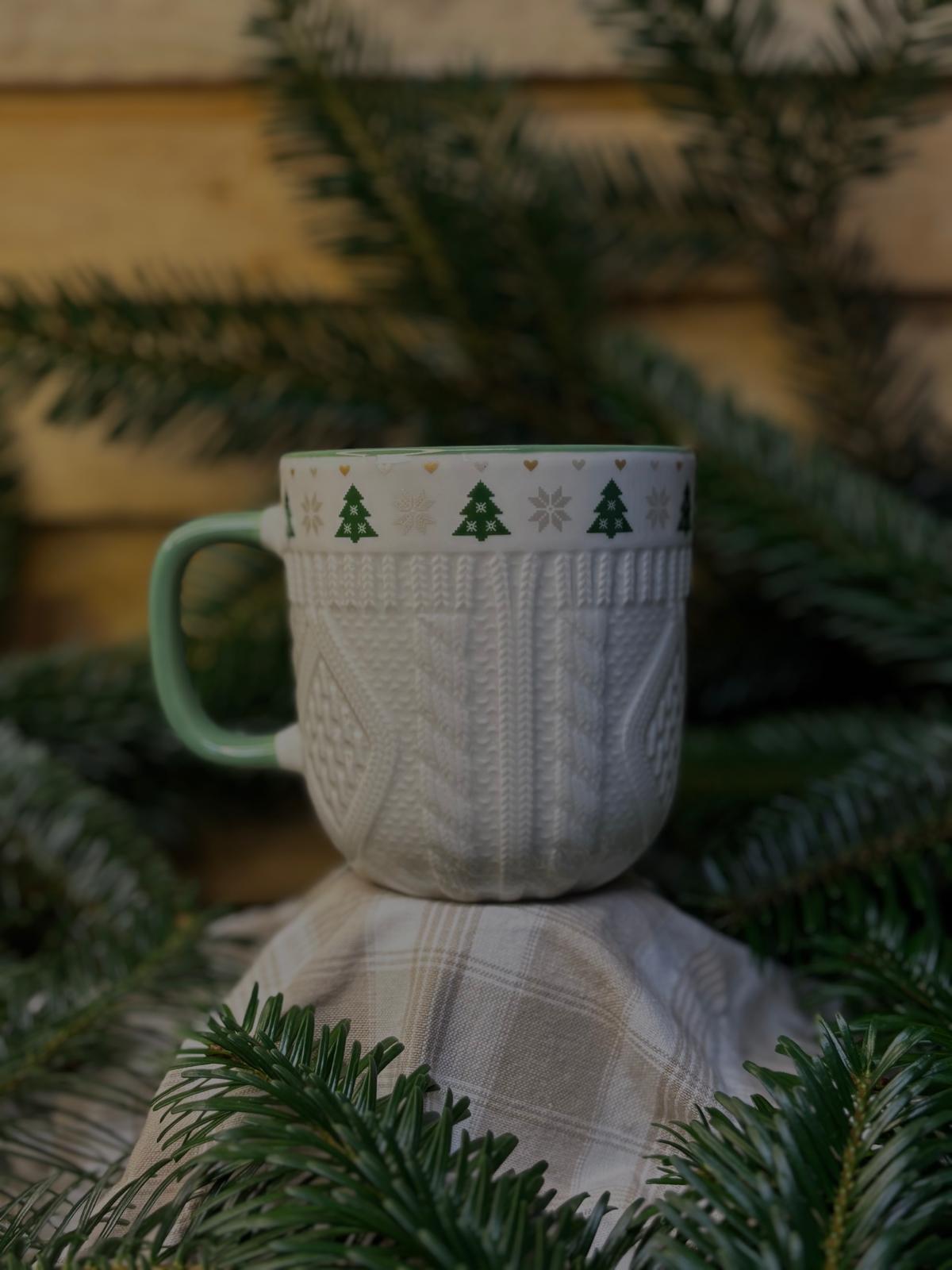 Tasse en porcelaine avec motif tricot et sapin